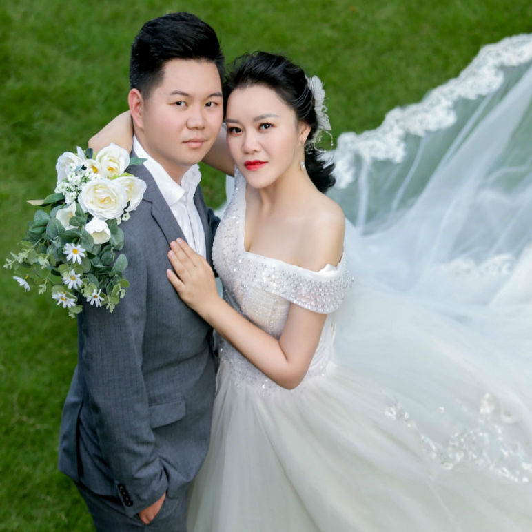 金蓓和洪旭婚礼邀请函