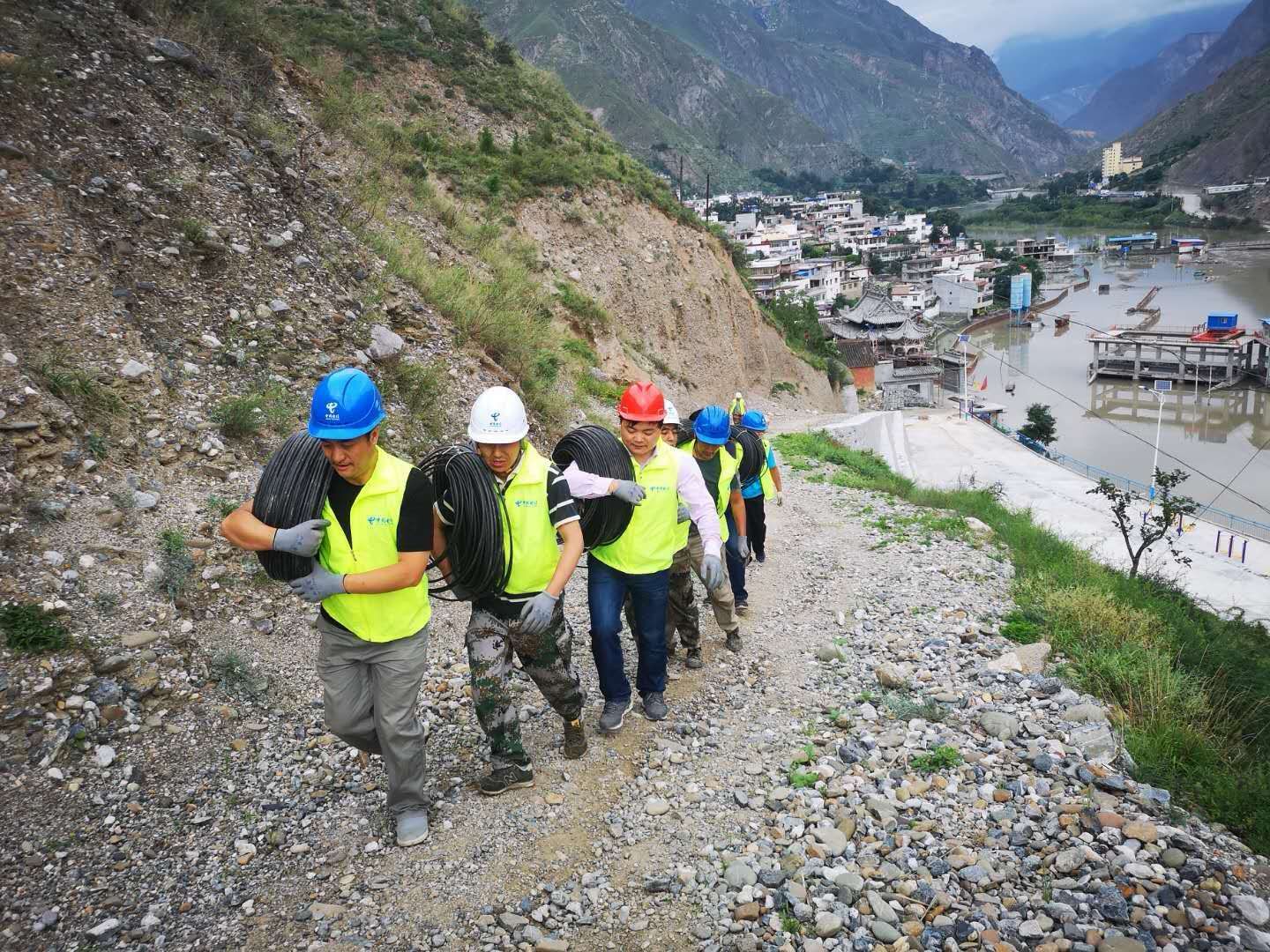 快速行动 全力抗洪抢险 保障通信畅通