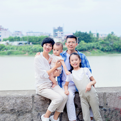傅文治幸福一家
